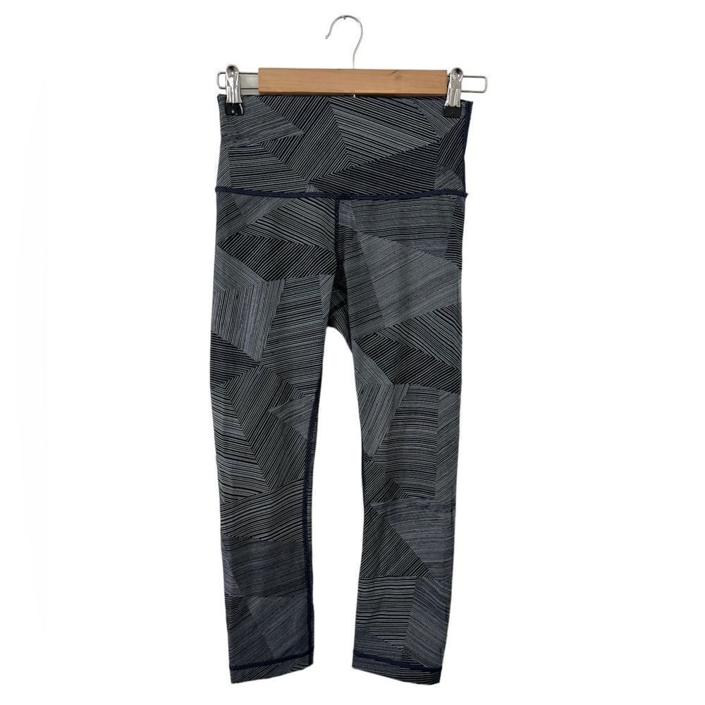Lululemon Capri leggings EUC  